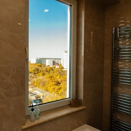 Elegant Near The Park Apartment Chisinau