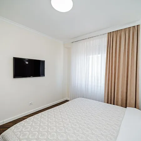 Elegant Near The Park