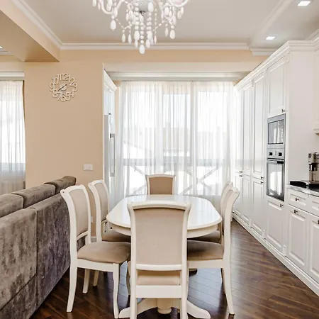 Apartment Elegant Near The Park
