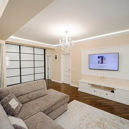 Elegant Near The Park