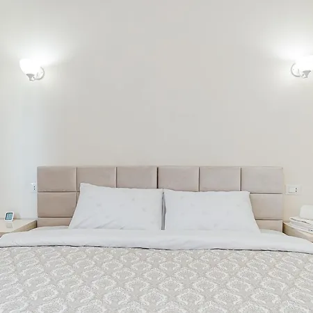 Elegant Near The Park Apartment Chisinau